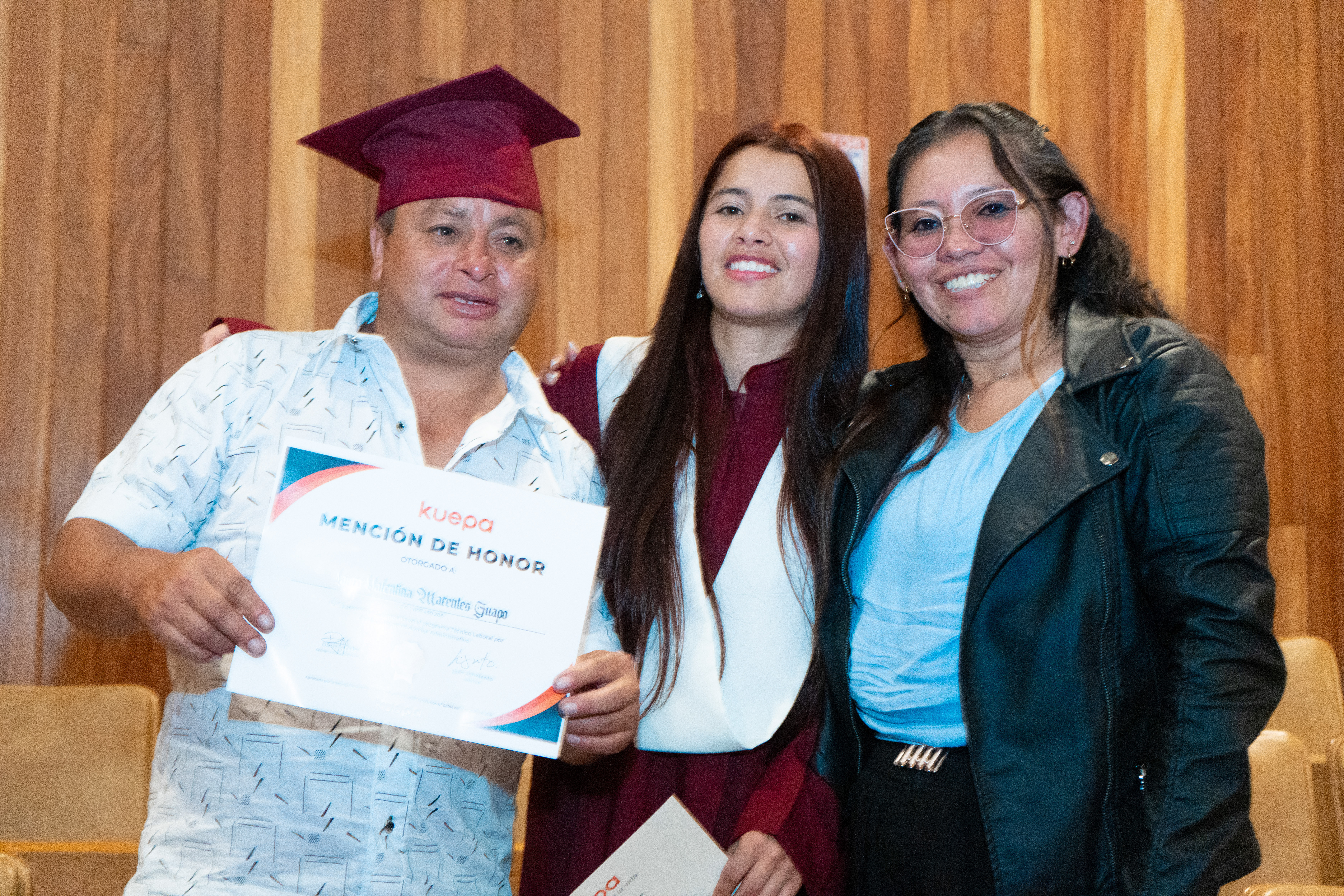 Estudiar y Trabajar en Colombia 2026: Contrato de Aprendizaje